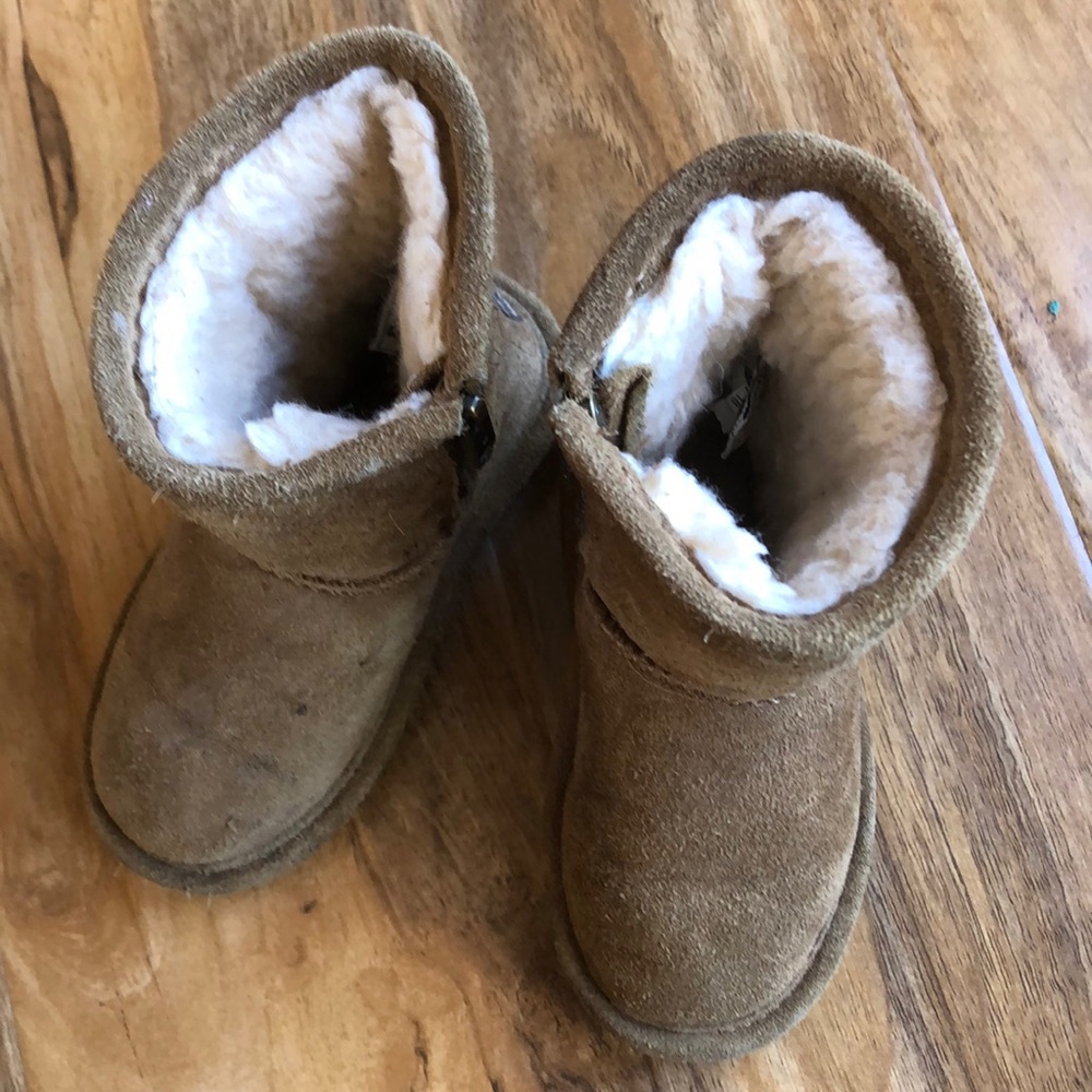 Bearpaw cozy boots